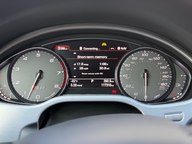 2014 AUDI S8 LUXURY